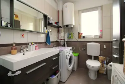 Stan 86 m², Sroki - dvije spavaće sobe i balkon - 12