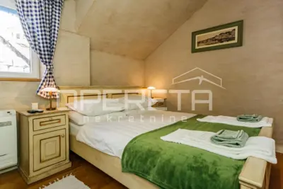 Wohnung 72 m², Kaštel Novi - 50 m zum Meer - 10