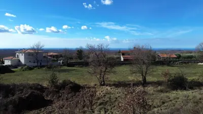 Višnjan, several building plots in an excellent location, opportunity! - 2