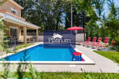 Haus 220 m², Štokovci - Pool und Garten - 2