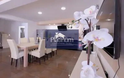 Haus 220 m², Štokovci - Pool und Garten - 4