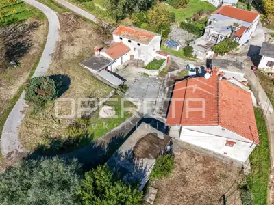Estate 2,464 m², Potpićan - house and 4 buildings - 5