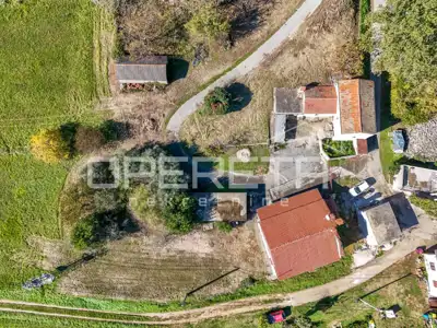 Estate 2,464 m², Potpićan - house and 4 buildings - 12