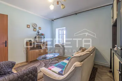 Estate 2,464 m², Potpićan - house and 4 buildings - 18