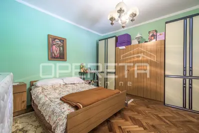 Estate 2,464 m², Potpićan - house and 4 buildings - 22