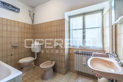 Estate 2,464 m², Potpićan - house and 4 buildings - 16