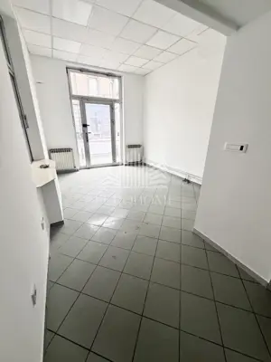 Gewerbeimmobilie zur Miete in Donji grad, 23 m²