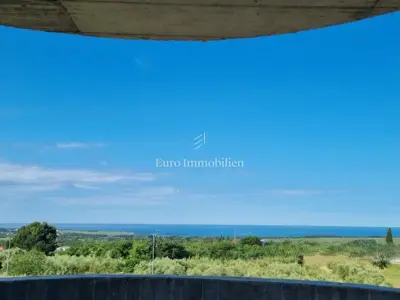 Penthouse 80 m², Poreč - sea view and 2 parking spaces
