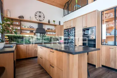 Haus 4.500 m², Gornji Kneginec - am Wald und mit Blick auf die Hügel - 11