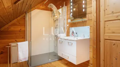 Haus 150 m², Mrkopalj - Blick auf Čelimbaša - 9