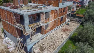 Luksuzna kuća u mirnom predgrađu Pule na tri etaže - 4