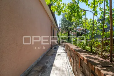 Kuća 121 m², Umag - vrt 206 m² i terasa - 20