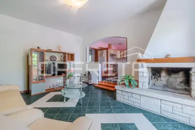 Kuća 121 m², Umag - vrt 206 m² i terasa