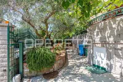 Kuća 121 m², Umag - vrt 206 m² i terasa - 19