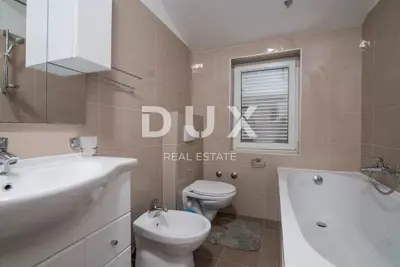 House 500 m², Banjole - pool and sea view - 16