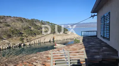 INSEL KRK - Haus mit Hof und Meerblick, im Kern des romantischen Vrbnikrbnik - 9