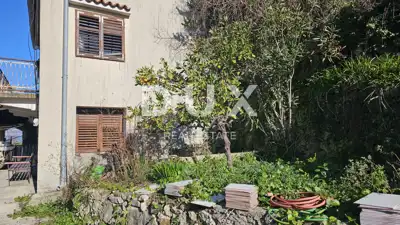 INSEL KRK - Haus mit Hof und Meerblick, im Kern des romantischen Vrbnikrbnik - 8