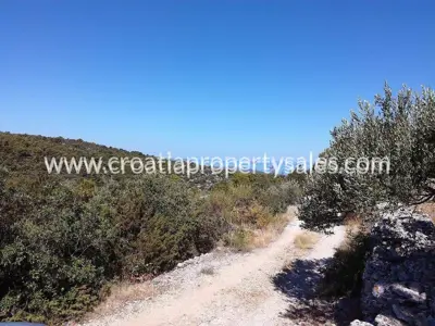 Land, Brač, 47 250 m², 470 000 € - 6
