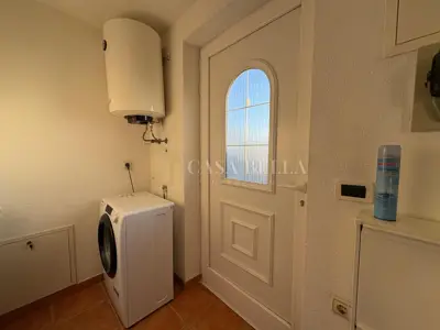 Kostrena – najam 45 m² s terasom, 600€ sa režijama - 7