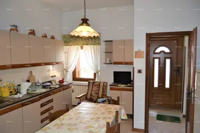 House 182 m², Kaštelir-Labinci - spacious yard - 4
