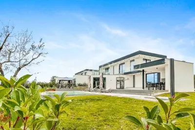 Istra, Kaštelir, luksuzna vila, bazen - 20