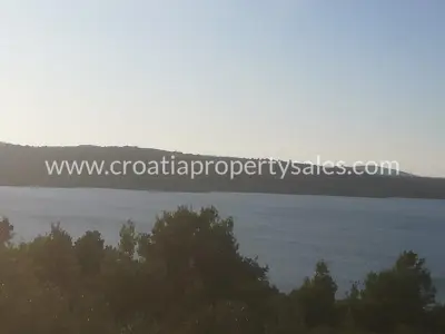 Agricultural land 18,684 m², Šibenik - near Pirovac - 2