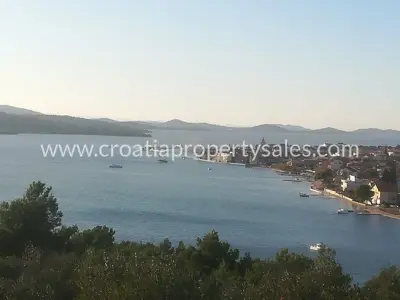 Poljoprivredno zemljište 18.684 m², Šibenik - blizu Pirovca