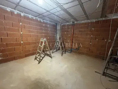 Crikvenica, Centar – dvoetažni stan u roh-bau fazi