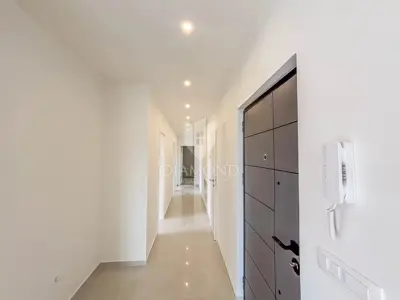 Stan 100 m², Umag - 3 spavaće sobe i 2 balkona - 3