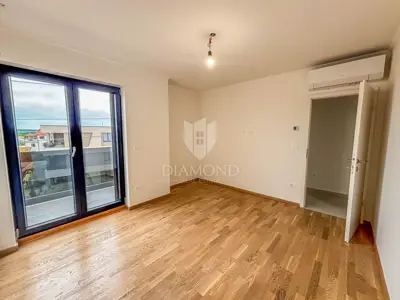 Stan 100 m², Umag - 3 spavaće sobe i 2 balkona - 5