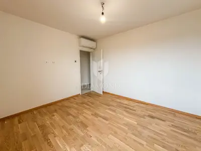 Stan 100 m², Umag - 3 spavaće sobe i 2 balkona - 6
