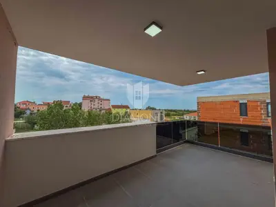 Stan 100 m², Umag - 3 spavaće sobe i 2 balkona - 11