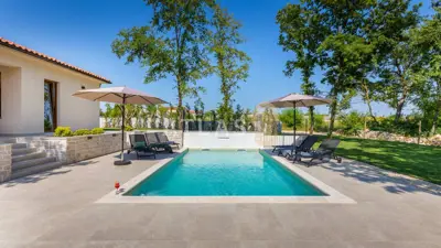 Kuća 152 m², Kanfanar - prizemnica s bazenom - 18