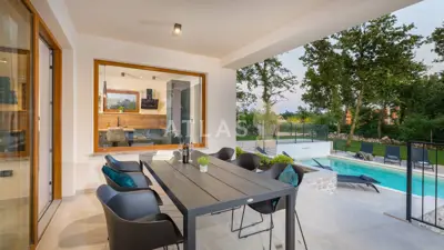 Kuća 152 m², Kanfanar - prizemnica s bazenom - 7