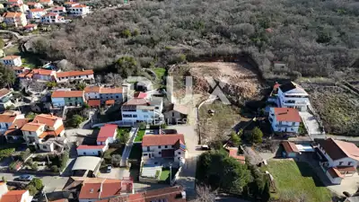 INSEL KRK, MALINSKA - Investitionsgrundstück mit wunderschönem Blick - 2