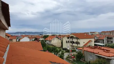 Stan 93 m², Bili brig, terasa 39 m² i pogled na more