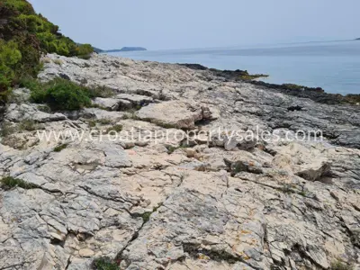 Building plot 1,618 m², Korčula island, first row to the sea - 4