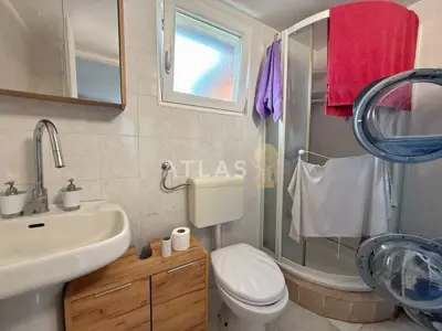 Haus 471 m², Kukci - ruhige Straße und eingezäuntes Grundstück - 9