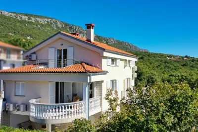 Crikvenica, Grižane - Freistehendes Haus mit 3 Wohnungen, neuere Bauweise! - 7