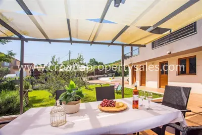 Haus mit Pool, Omiš - Ruhe und Privatsphäre im Hinterland