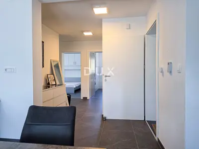 Kuća 300 m², Rab - 3 apartmana i okućnica - 6