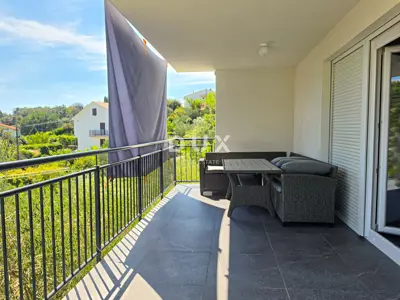 Kuća 300 m², Rab - 3 apartmana i okućnica - 2