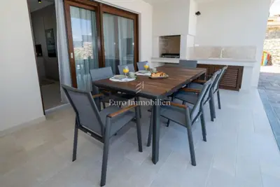 Villa 160 m², Krk - grijani bazen i vrt - 9