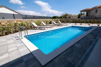 Villa 160 m², Krk - grijani bazen i vrt - 7