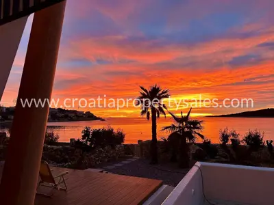 Haus, Rogoznica, 427 m², 3 250 000 €