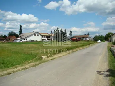 Baugrundstück, Sveta Helena, an der Hauptstraße und nahe der Autobahn - 3