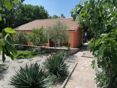House 120 m², Otok Krk - quiet location and large yard - 10