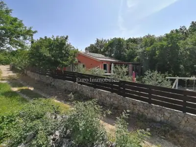 House 120 m², Otok Krk - quiet location and large yard - 2