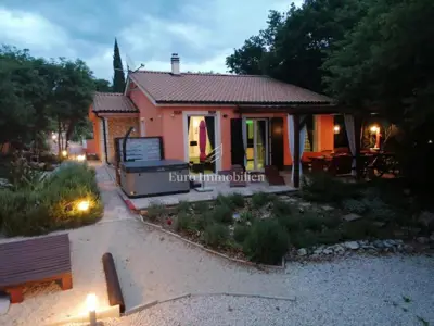 House 120 m², Otok Krk - quiet location and large yard - 3