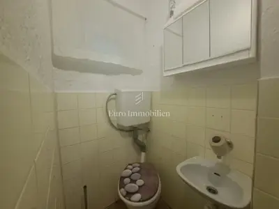 Otok Krk - samostojeća kuća s okućnicom - 18